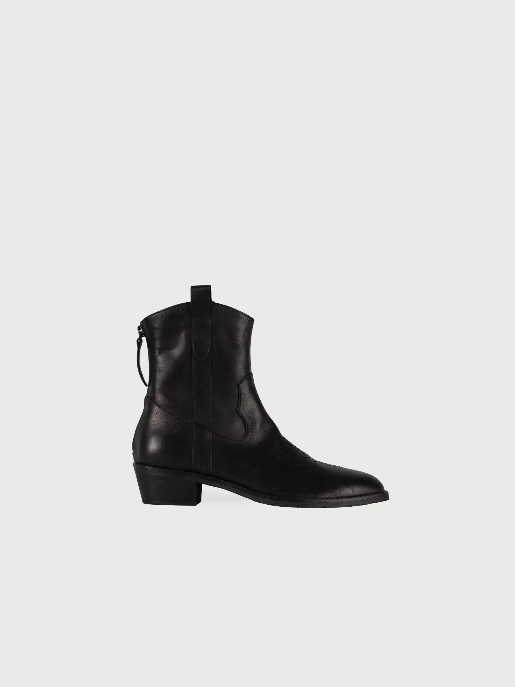 Embroidered Cowboy Leather Boots