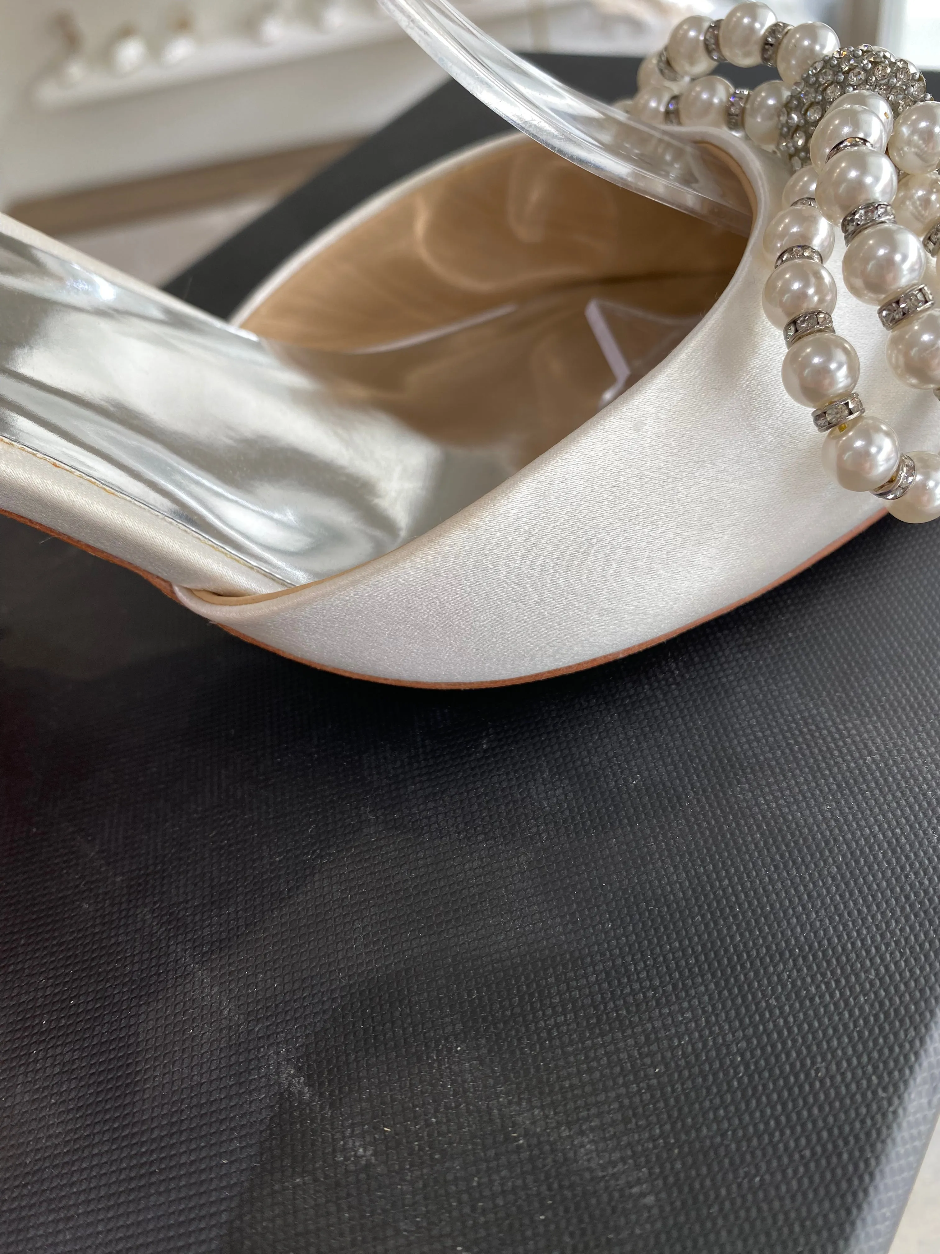 SAMPLE - Faint White - Size 6.5